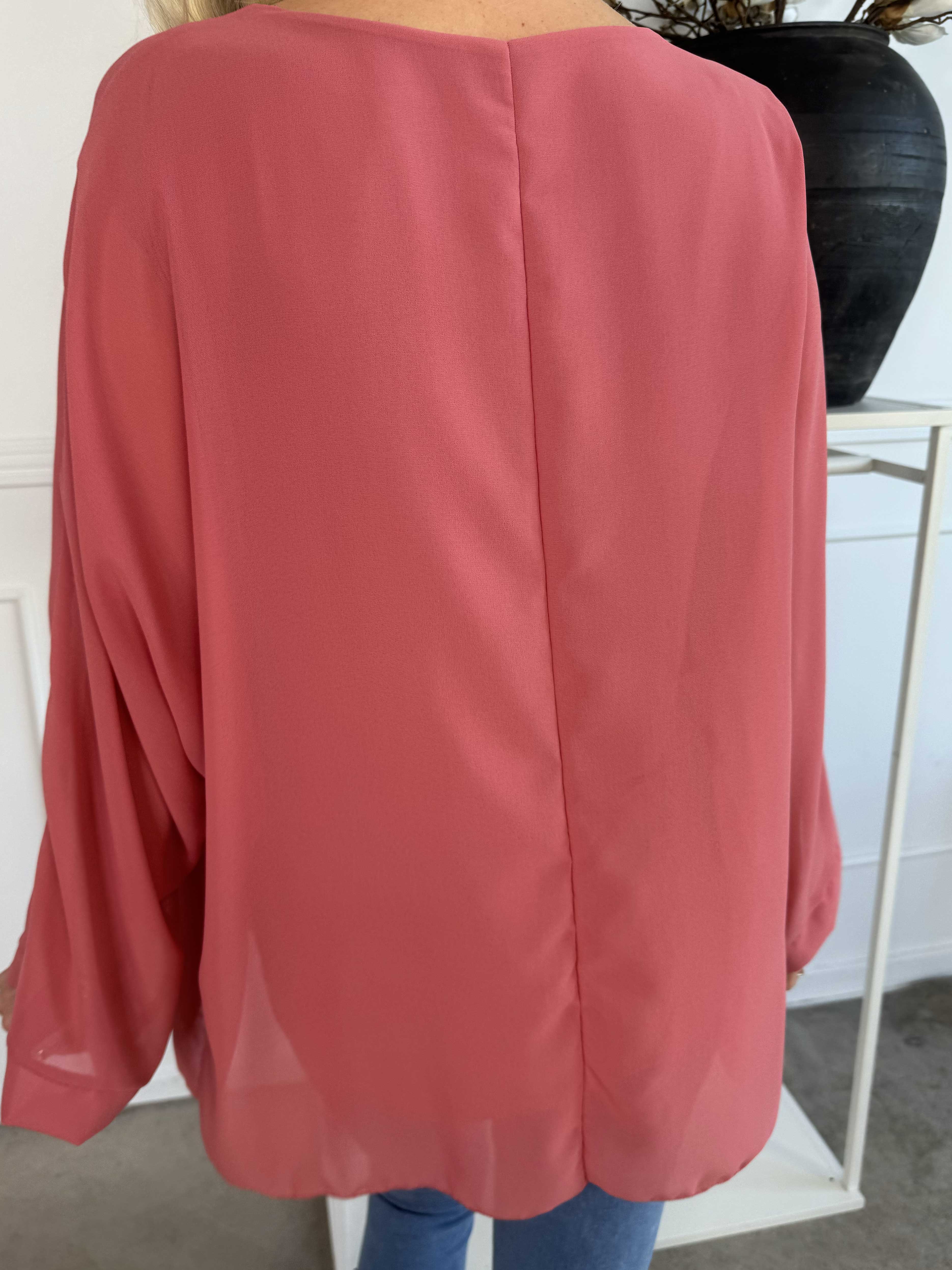 Flores - Tunika med chiffonglager och halvgenomskinliga ärmar